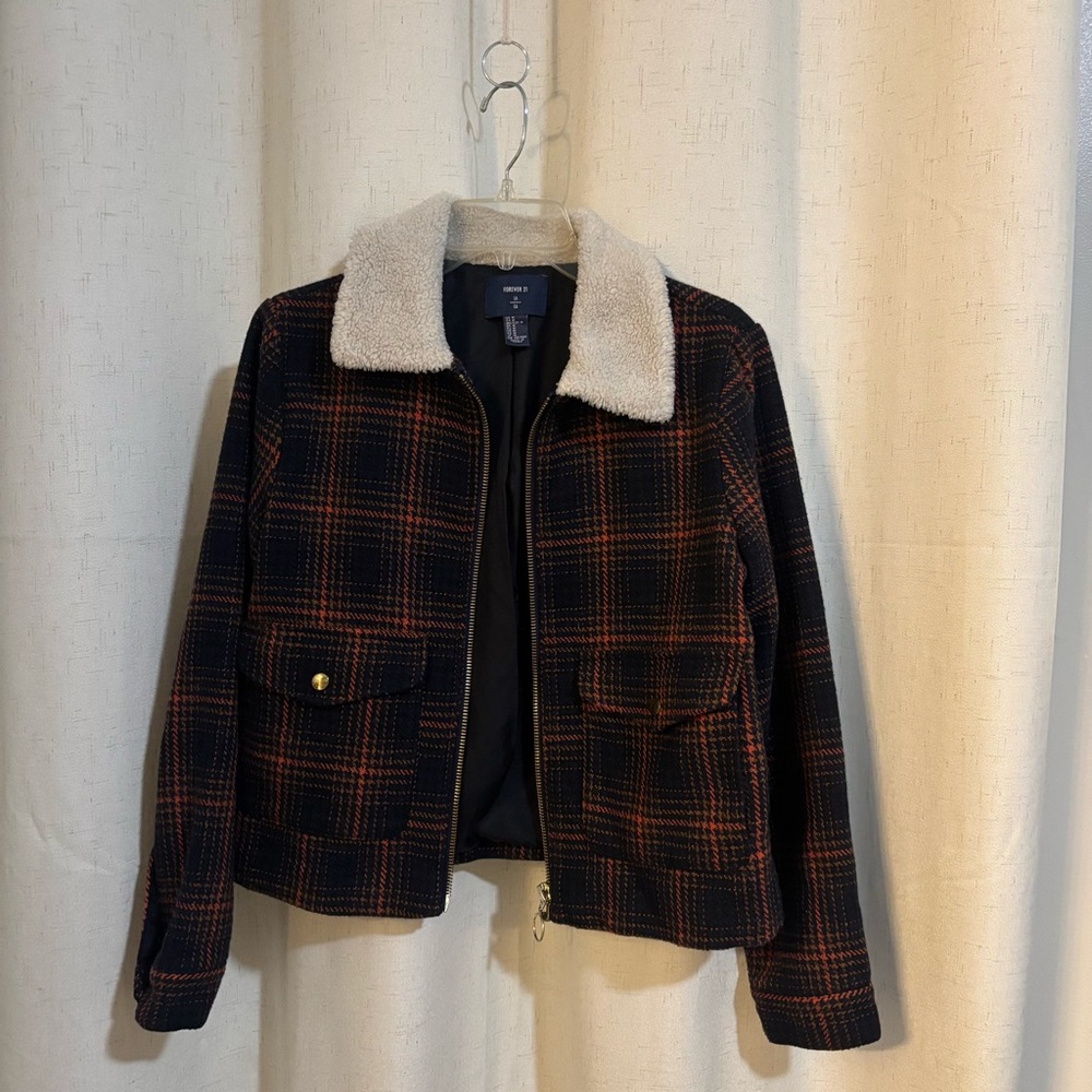 Plaid Jacket with Sherpa Like Collar and Pockets Lined Nice!